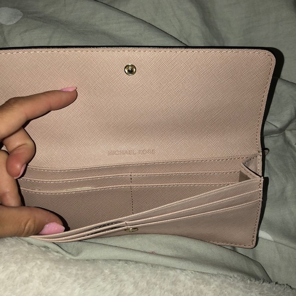 Michael kors wallet - Picture 1 of 2